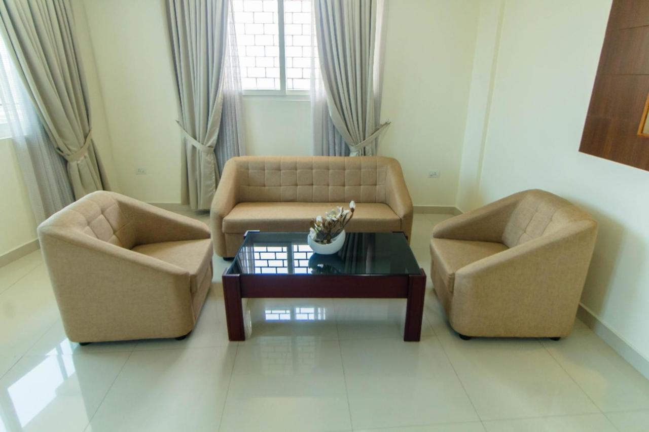 Miracle Residency Hotel Kizhake Chalakudi Bagian luar foto