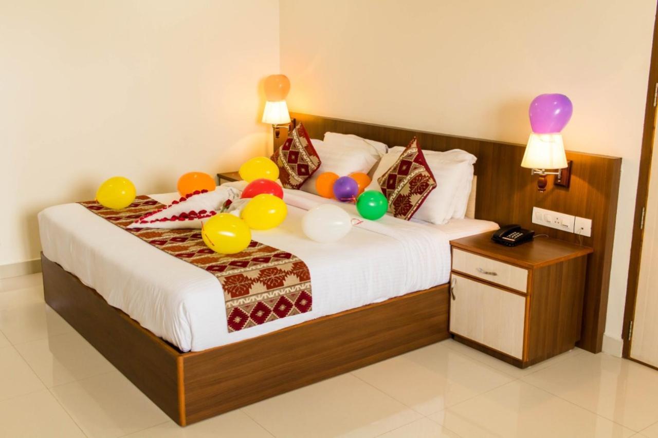 Miracle Residency Hotel Kizhake Chalakudi Bagian luar foto