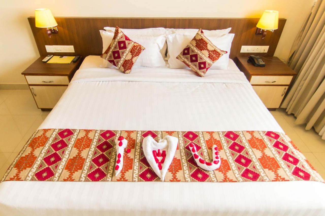 Miracle Residency Hotel Kizhake Chalakudi Bagian luar foto