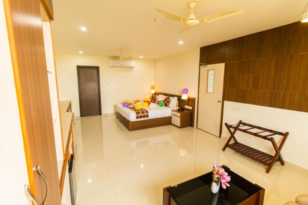 Miracle Residency Hotel Kizhake Chalakudi Bagian luar foto